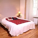 Charming Cosy Triplex In Trendy Marais