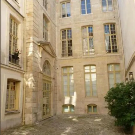 Appartamento Charming Cosy Triplex In Trendy Marais Parigi