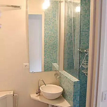 Appartamento Charming Cosy Triplex In Trendy Marais Parigi