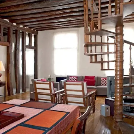 Charming Cosy Triplex In Trendy Marais * Parigi